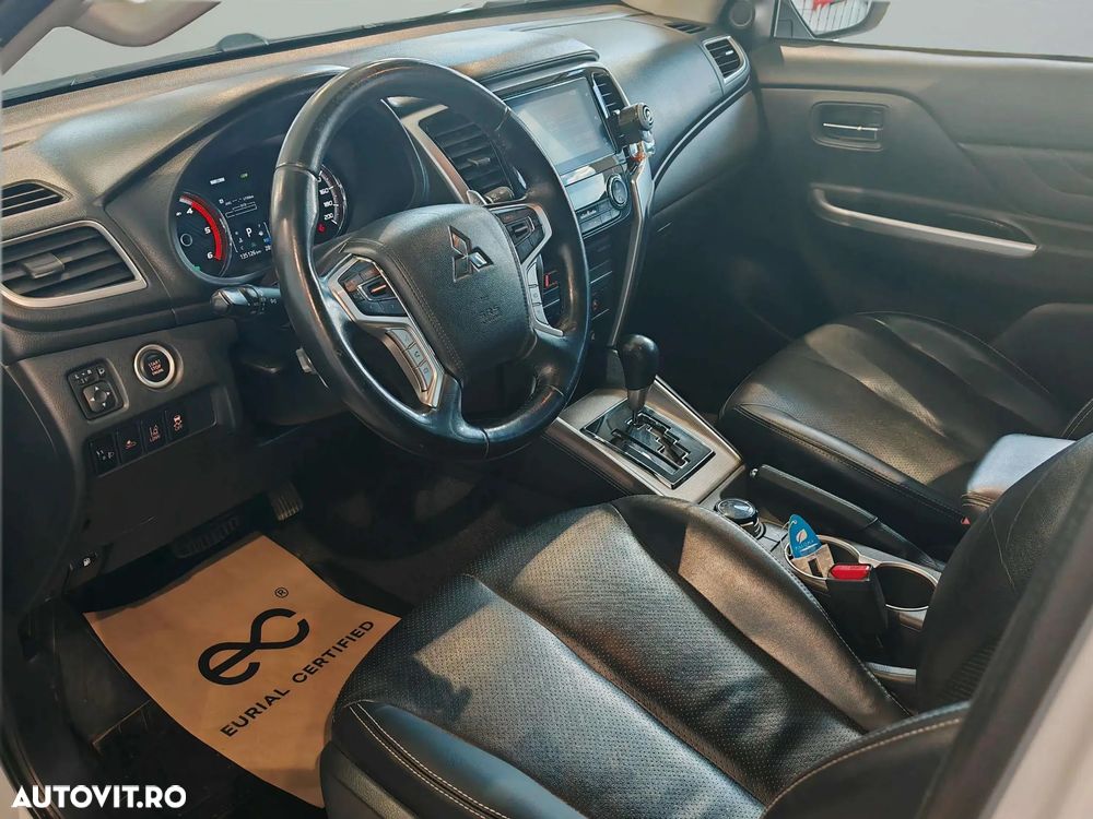 Mitsubishi L200 Double Cab 2.2 DI-D A/T Intense - 8