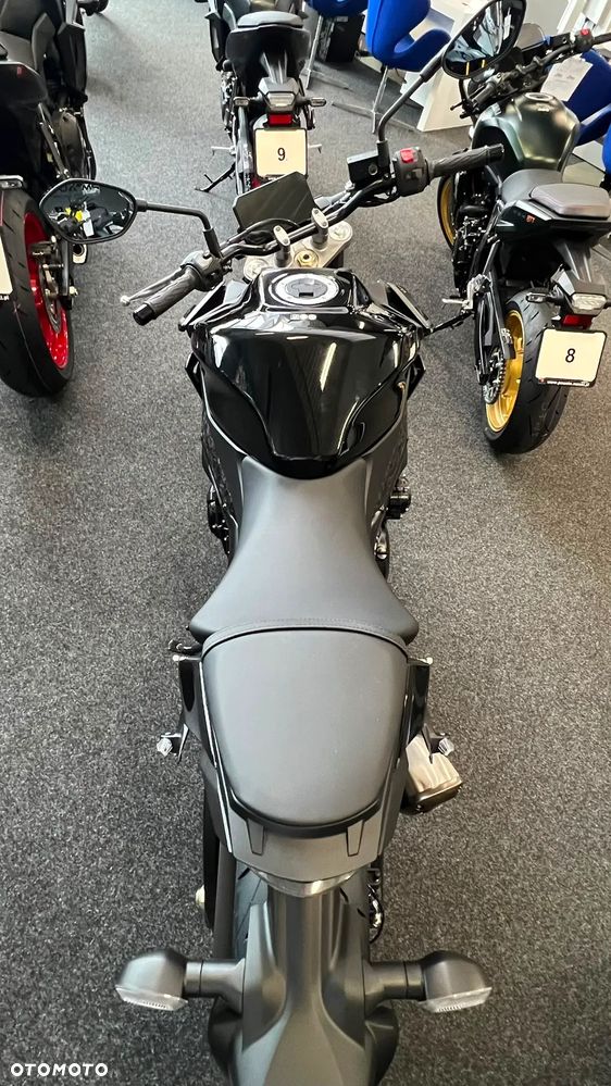 Suzuki GSX - 8