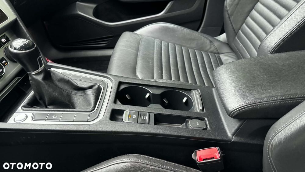 Volkswagen Passat 1.6 TDI BMT Comfortline - 9