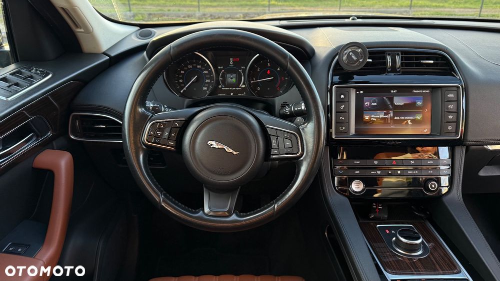 Jaguar F-Pace 20d AWD Prestige - 11