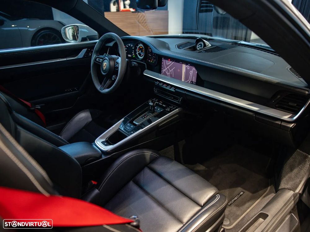 Porsche 911 (992) Carrera 4S PDK - 27