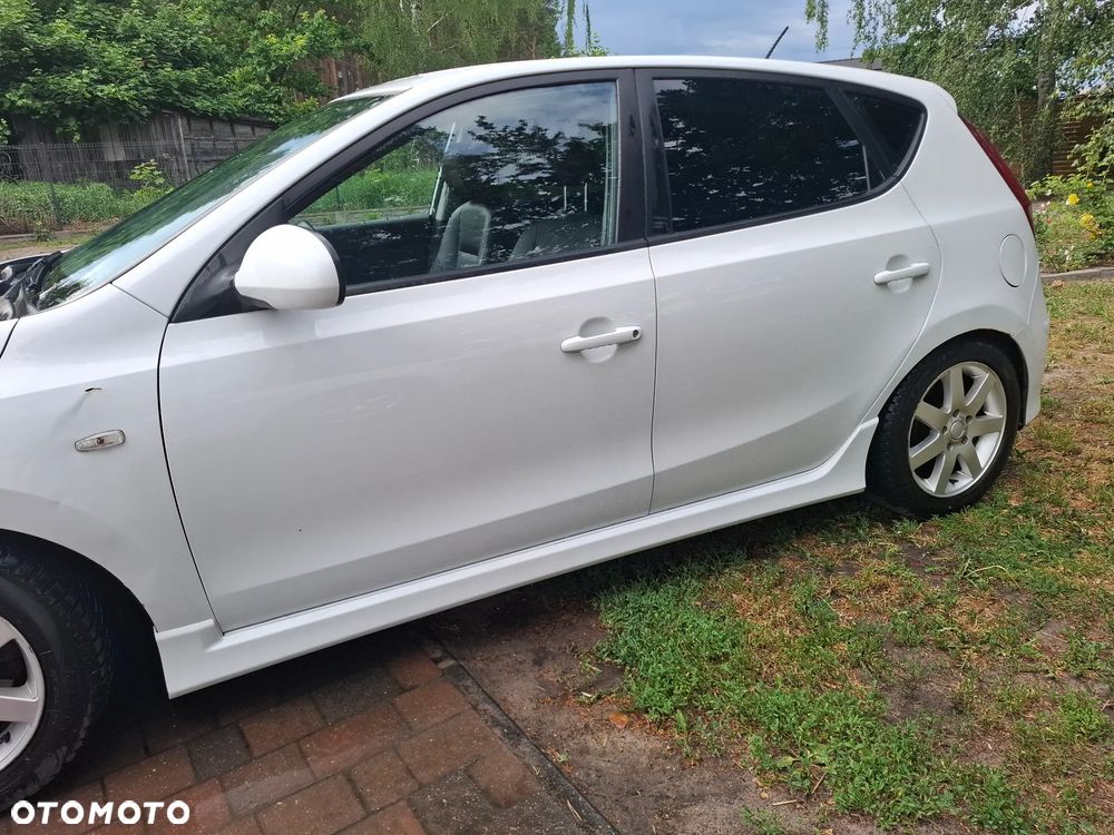 Hyundai i30 1.6 CRDi Base + - 2
