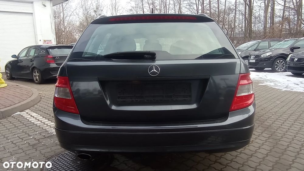 Mercedes-Benz Klasa C 220 CDI DPF Automatik Avantgarde - 15