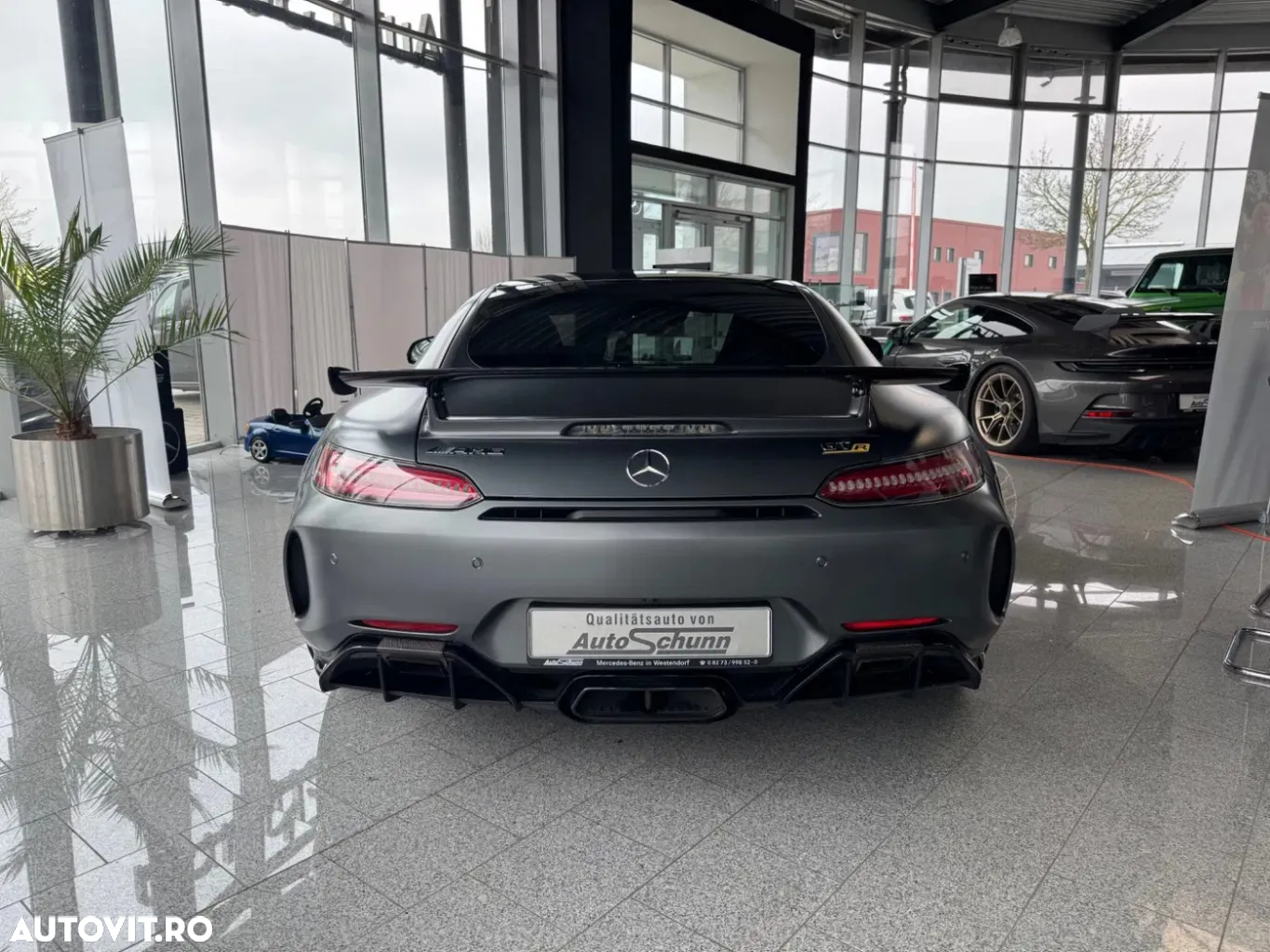 Mercedes-Benz AMG GT R Roadster - 12