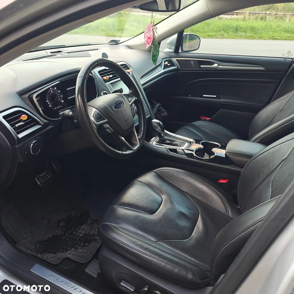 Ford Fusion 2.0 EcoBoost Titanium - 8