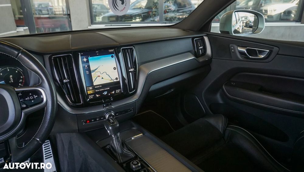 Volvo XC 60 D5 AWD R-Design - 10