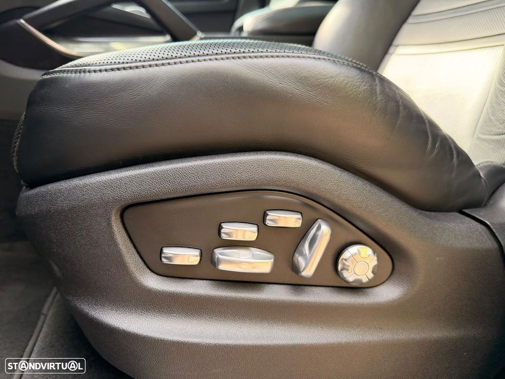 Porsche Cayenne Turbo - 35