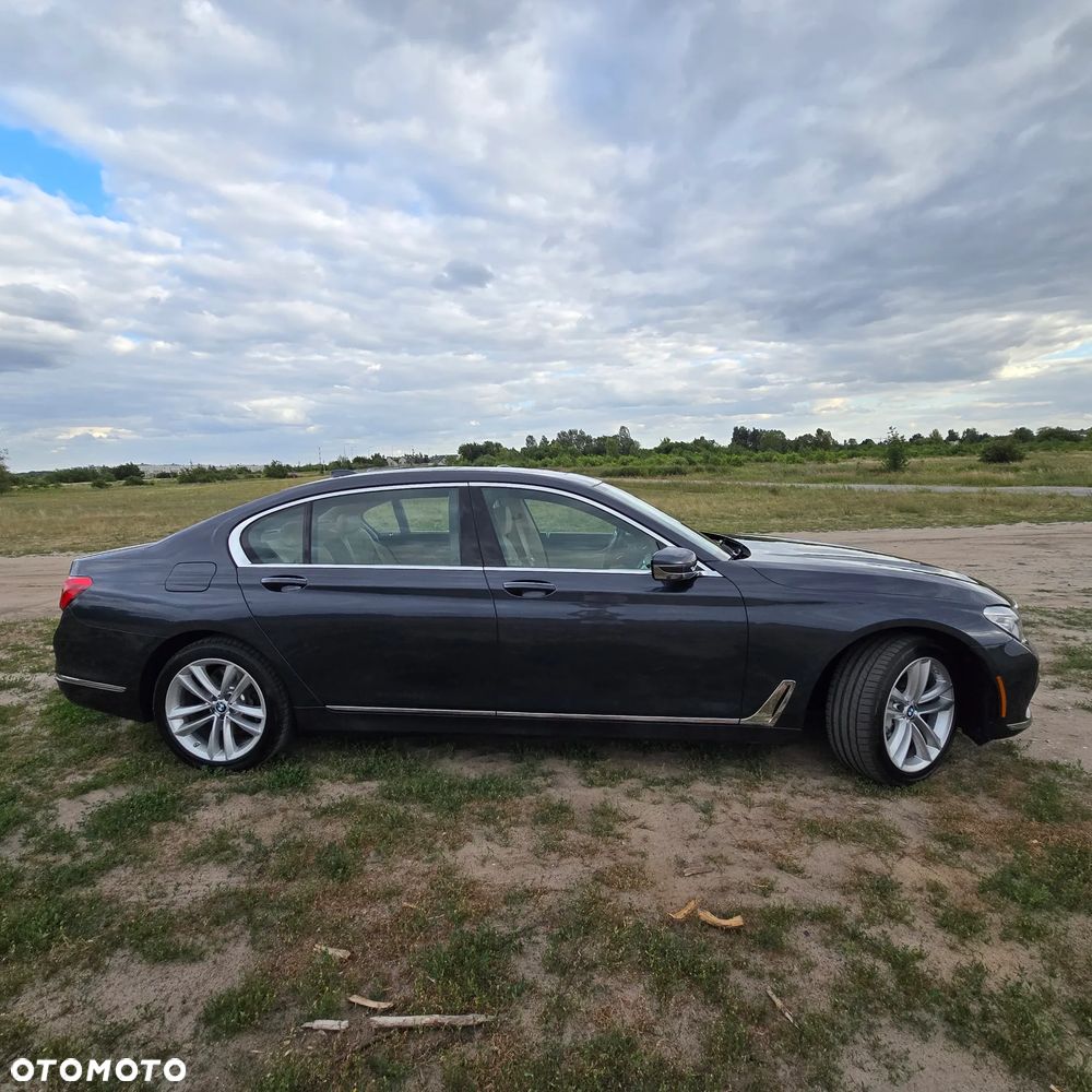 BMW Seria 7 750Li Edition Exclusive - 2