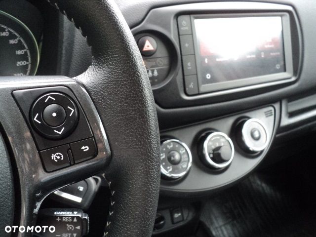 Toyota Yaris 1.5 Premium - 9