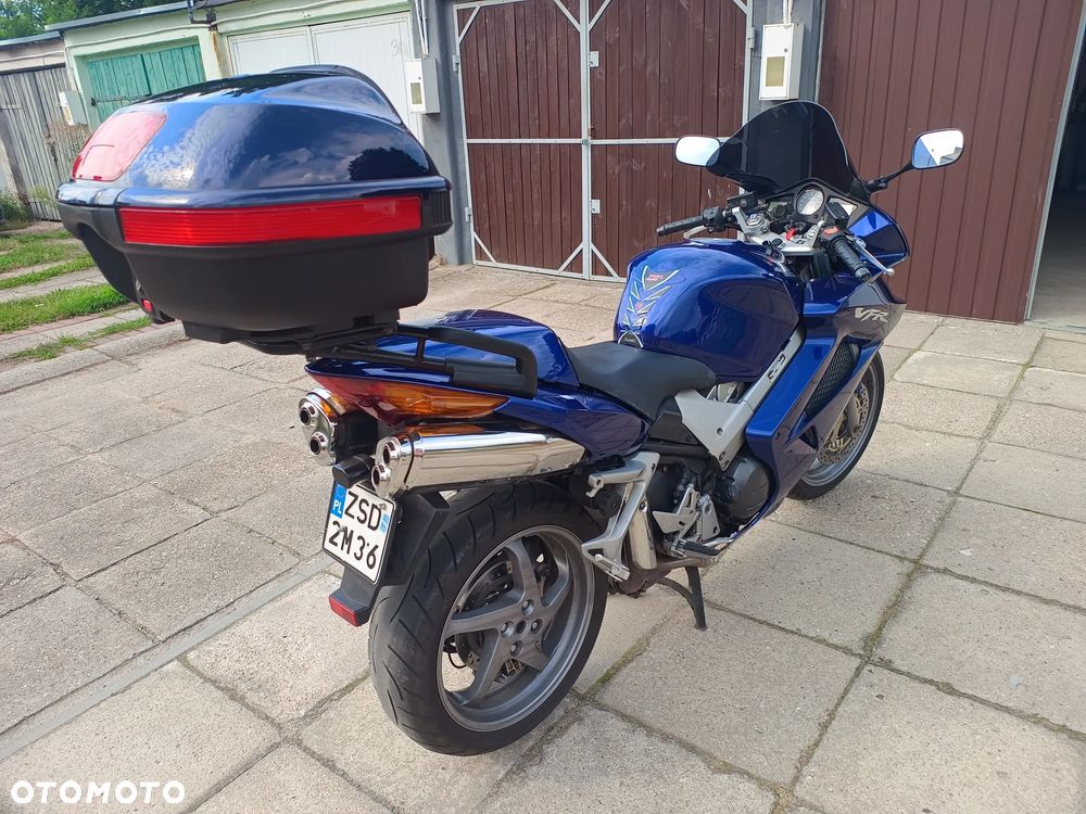 Honda VFR - 6