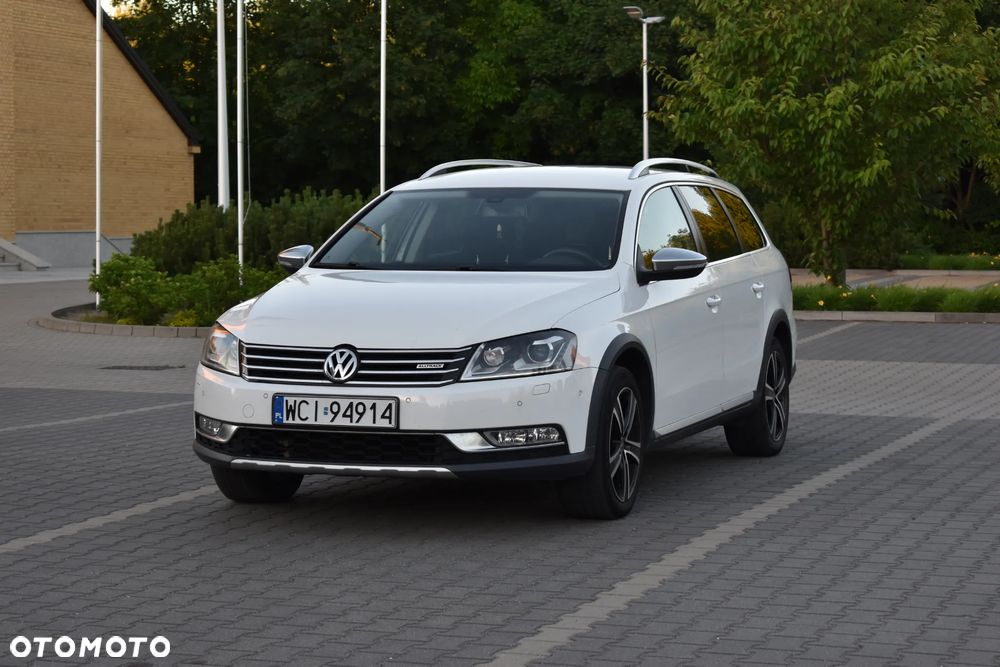 Volkswagen Passat 2.0 TDI BlueMotion Technology Exclusive - 3