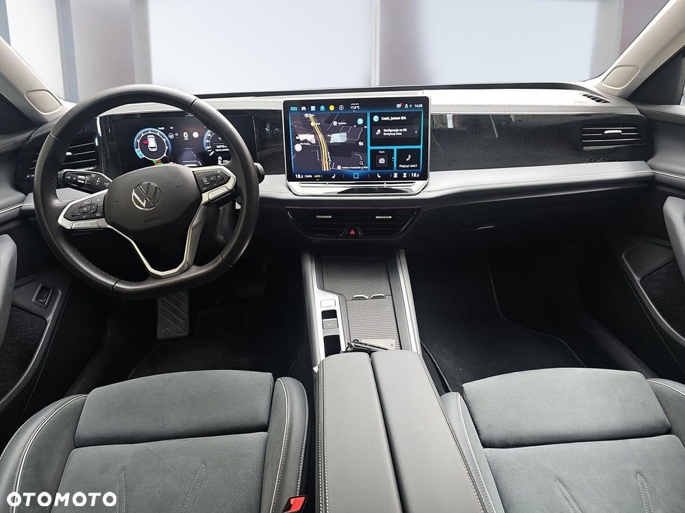 Volkswagen Passat - 8