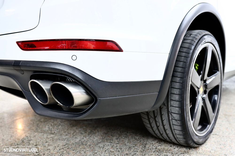 Porsche Cayenne - 32