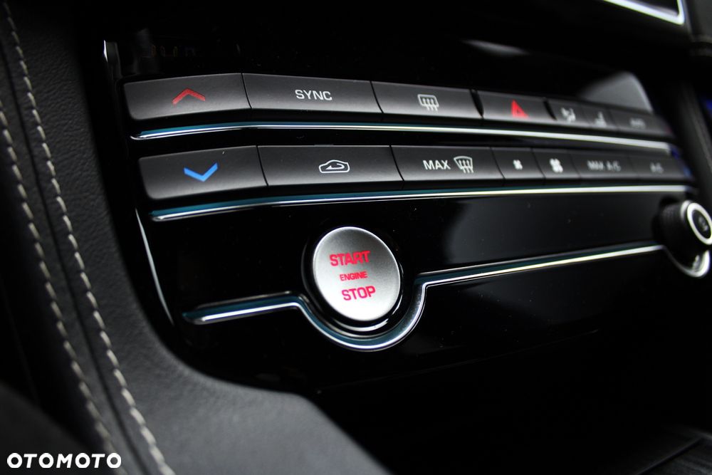 Jaguar F-Pace 2.0 i4D AWD R-Sport - 24
