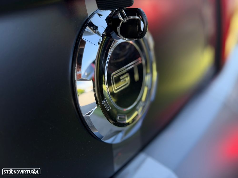 Ford Mustang - 31