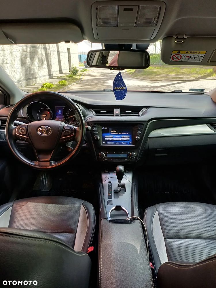 Toyota Avensis 1.8 Premium MS - 11