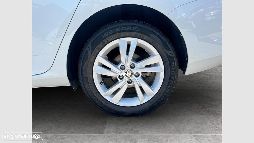 Skoda Fabia 1.0 TSI Ambition DSG — fotografia 10