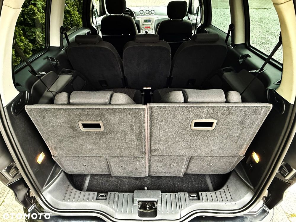 Ford Galaxy - 39