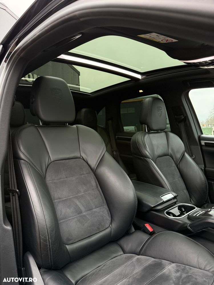 Porsche Cayenne - 8