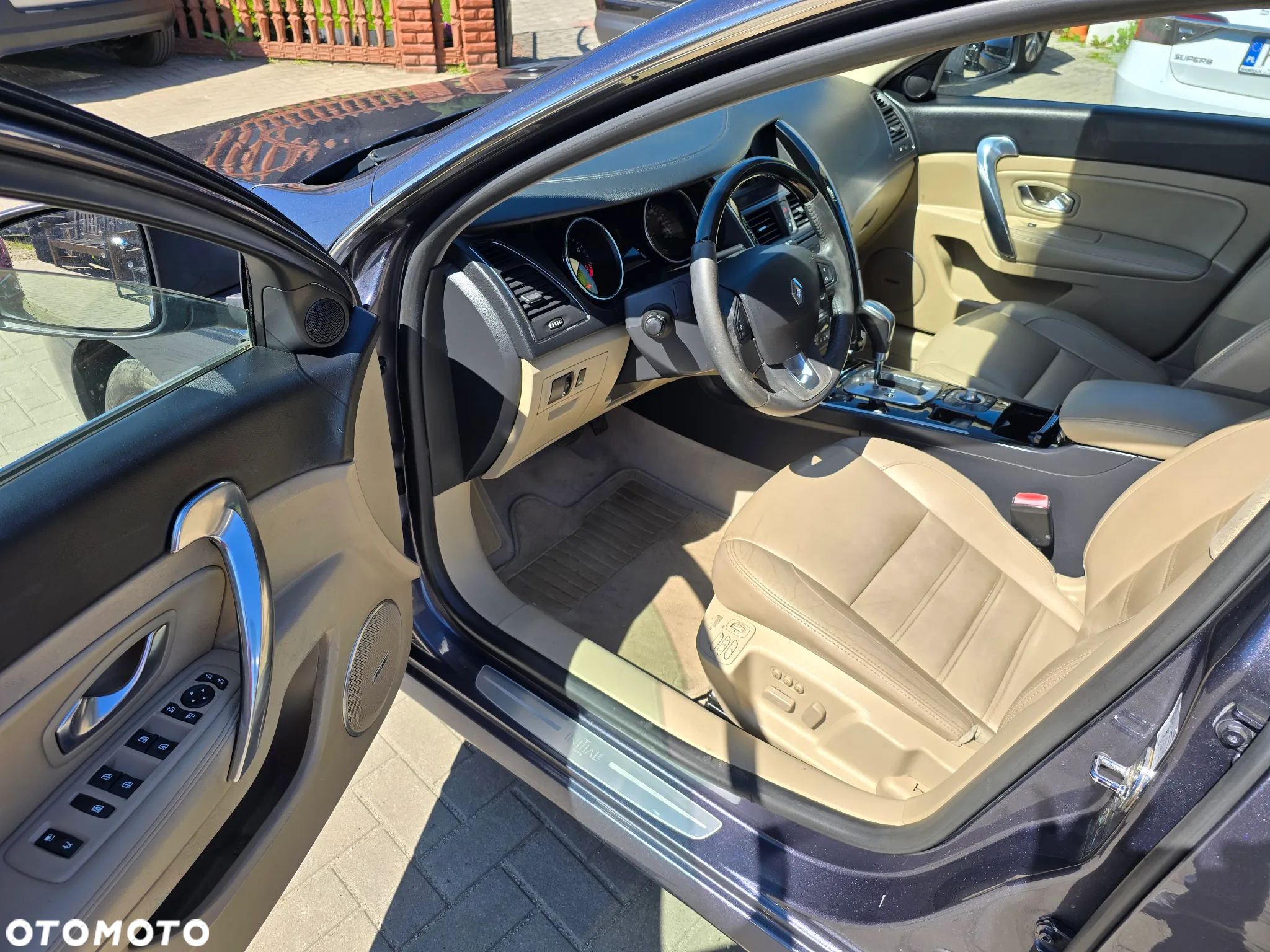 Renault Latitude V6 dCi 240 FAP - 8