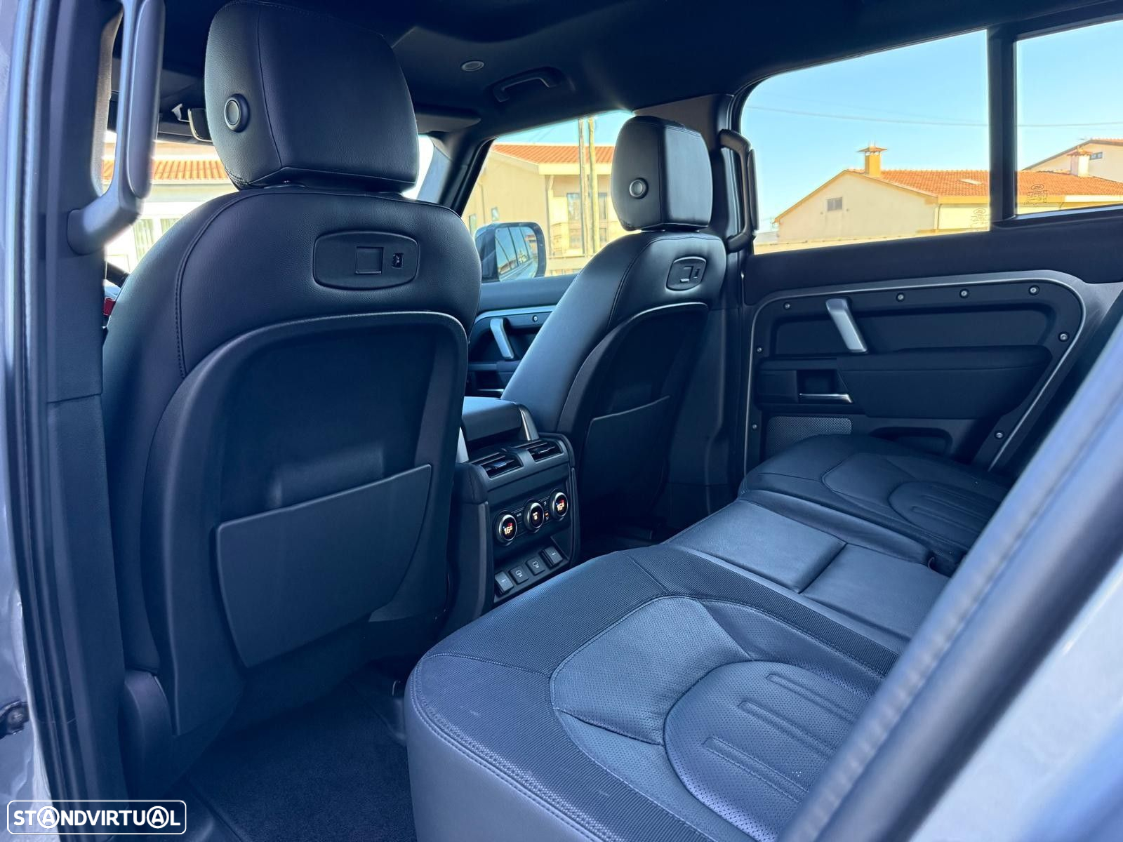 Land Rover Defender 110 D250 X-Dynamic HSE - 20