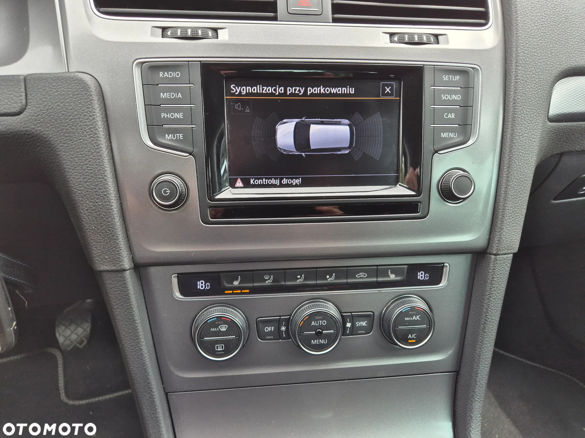 Volkswagen Golf 1.4 TSI BlueMotion Technology Lounge - 26