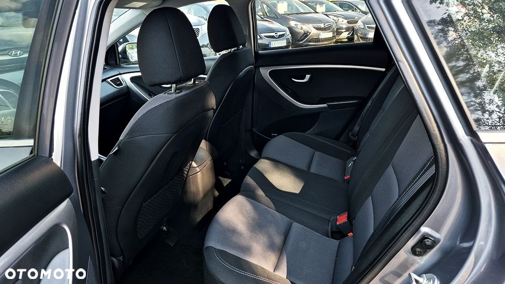 Hyundai i30 1.6 GDI Premium - 32