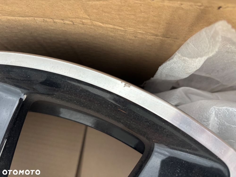 Oryginalne felgi aluminiowe o nr kat. 8B3601025AR Audi A5 / S5 (B10) - 11