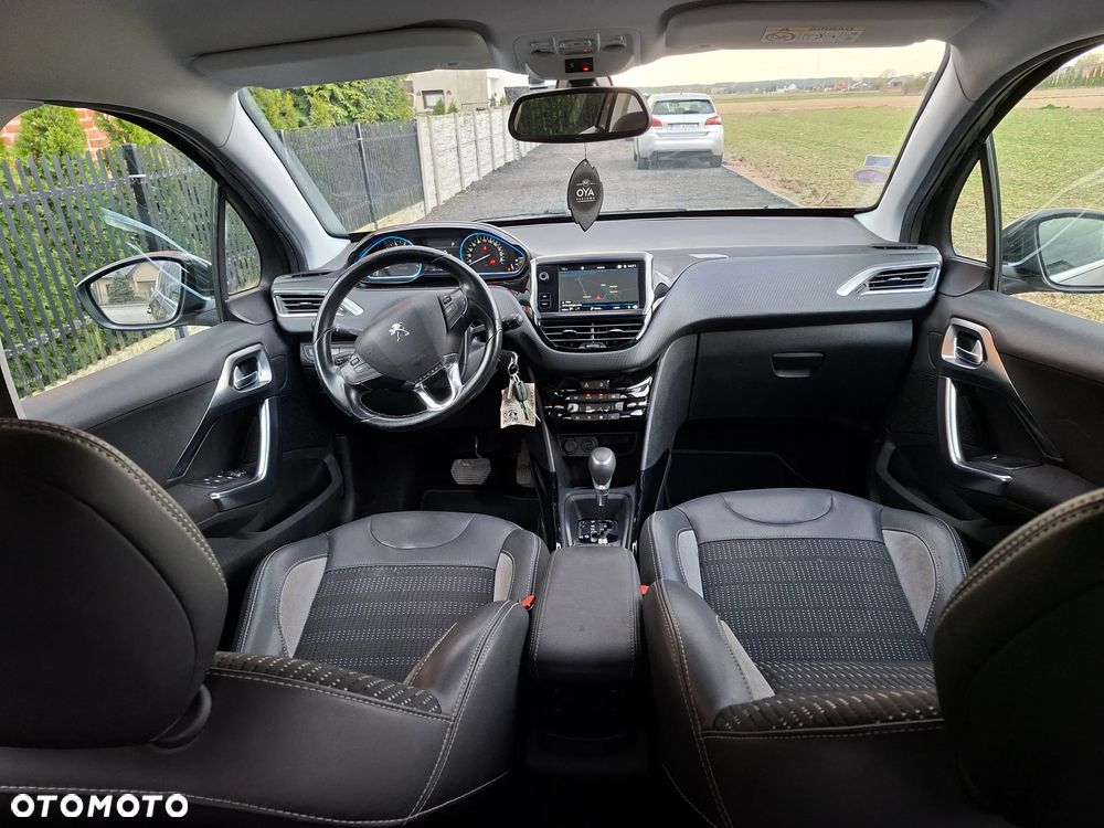 Peugeot 2008 PureTech 110 GPF Stop&Start EAT6 Allure - 9