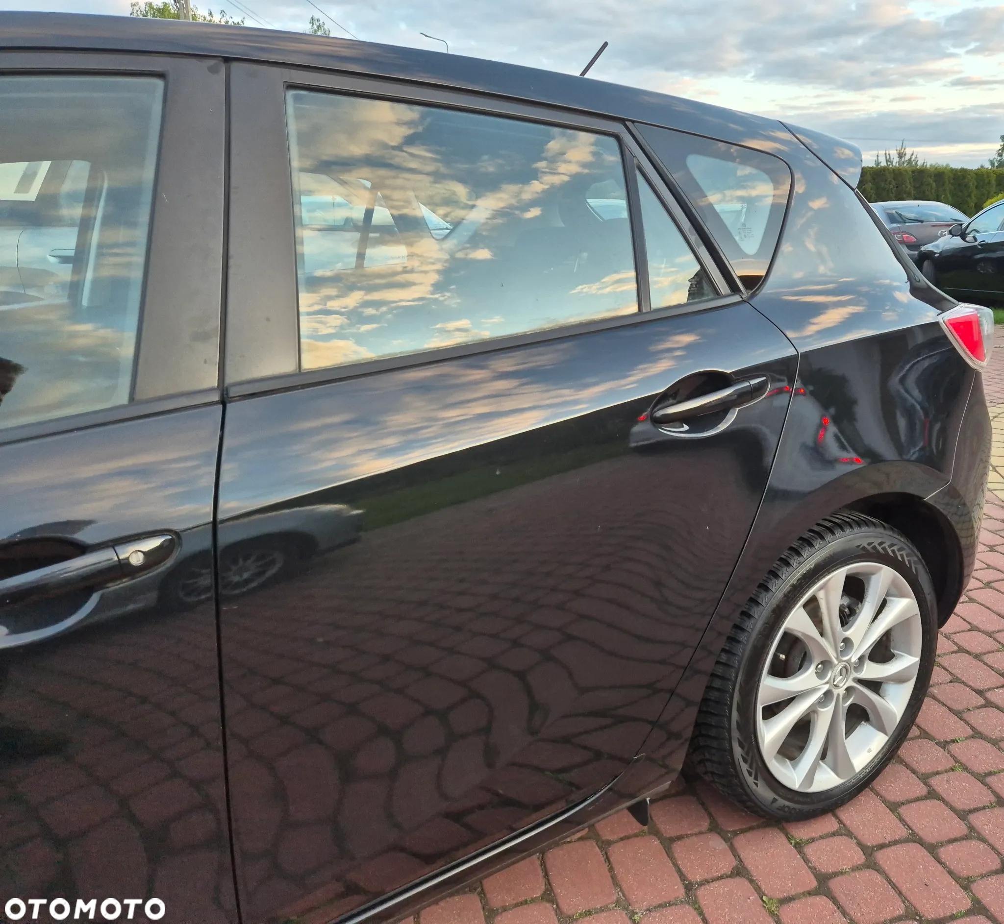 Mazda 3 1.6 Active + - 6