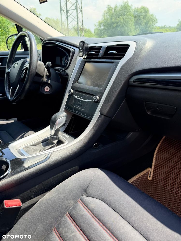 Ford Fusion - 7