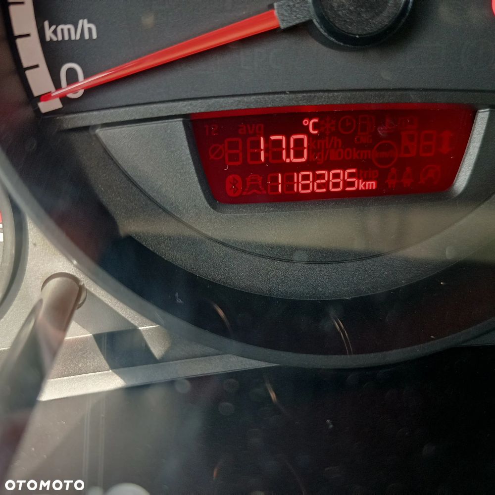 Volkswagen up! 1.0 street - 12