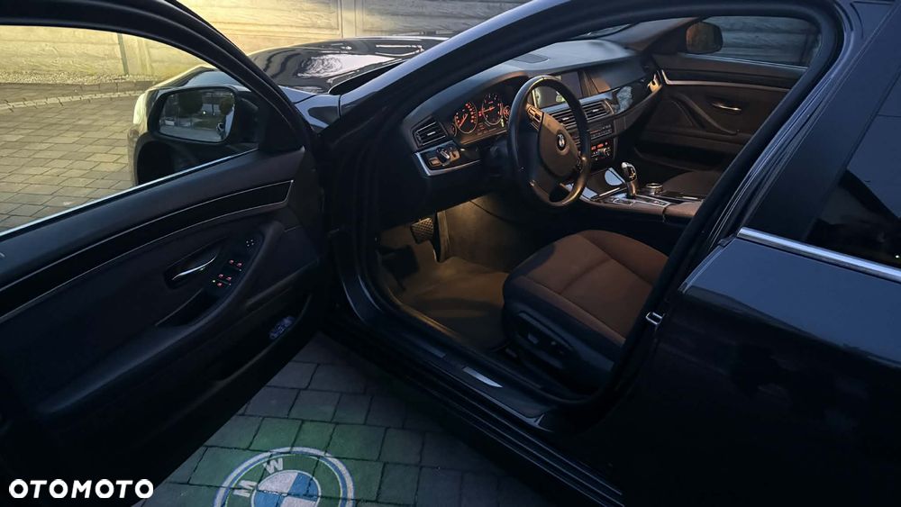 BMW Seria 5 520d - 5