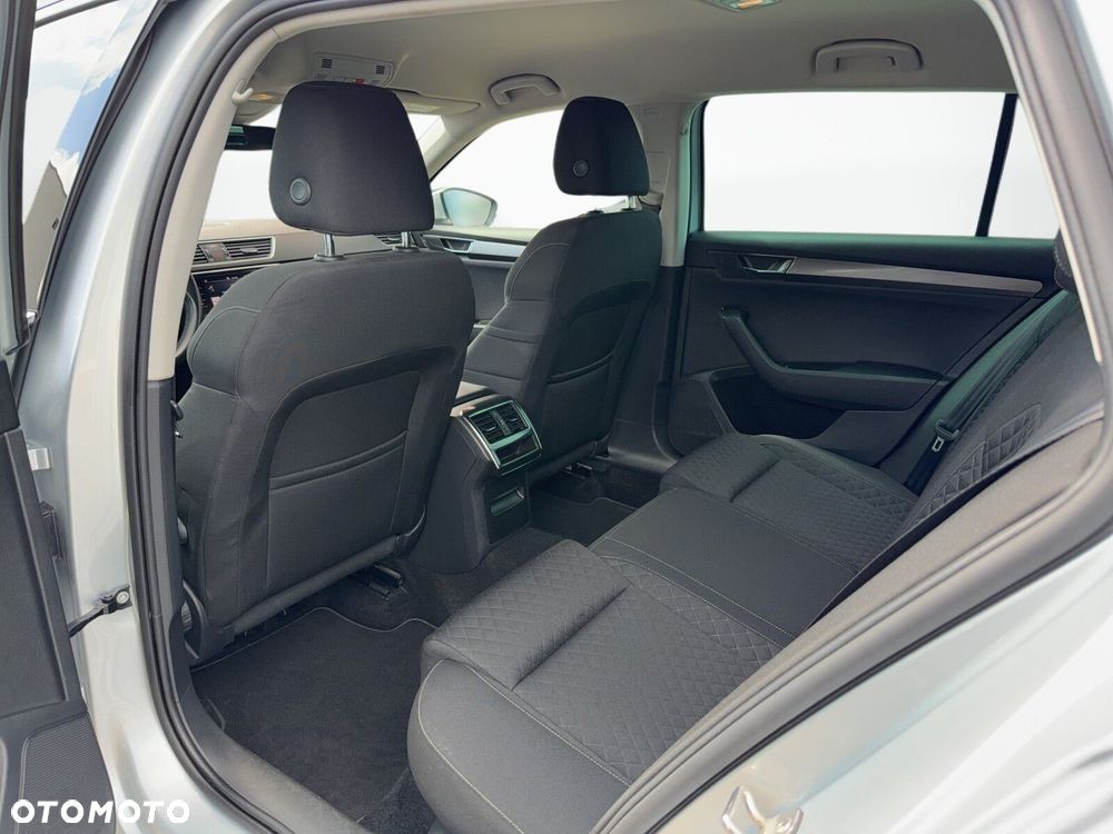 Skoda Superb 2.0 TDI SCR Ambition - 33