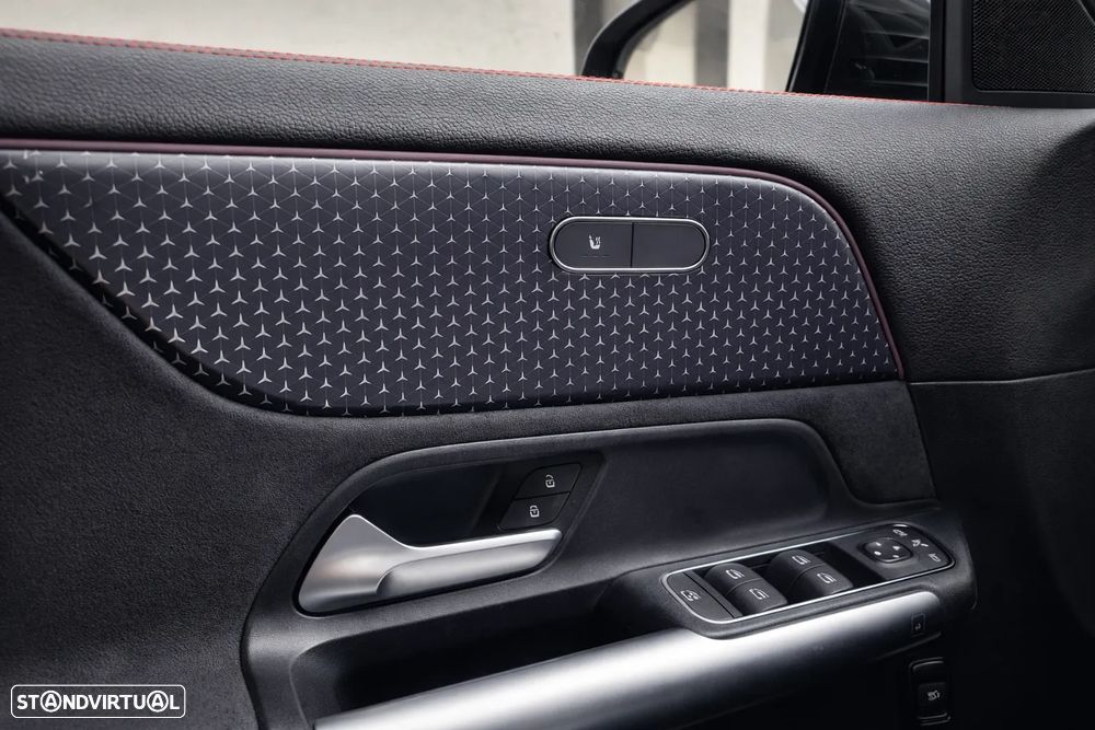 Mercedes-Benz EQA 300 4Matic AMG Line - 20