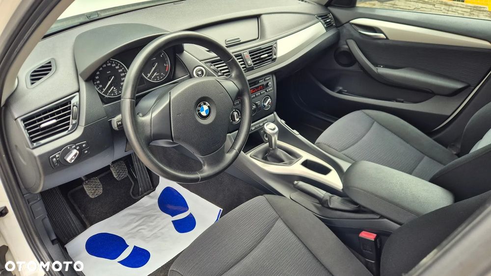BMW X1 sDrive18d xLine - 11