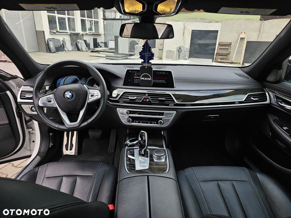 BMW Seria 7 740Li - 13