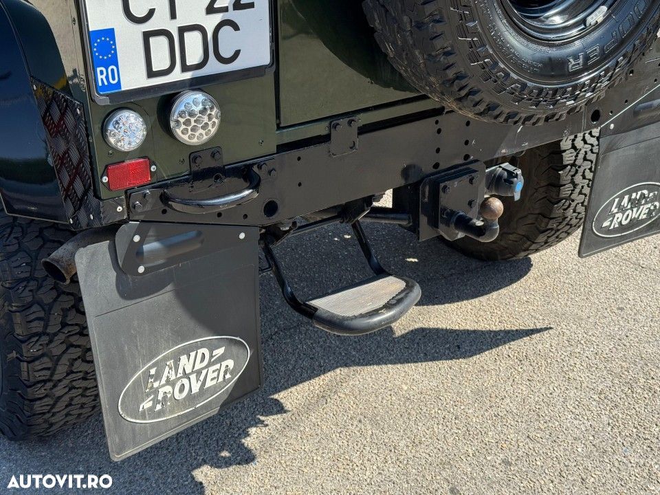 Land Rover Defender - 11