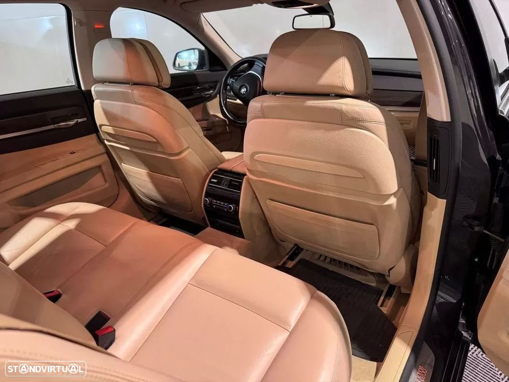 BMW 740 d — fotografia 49