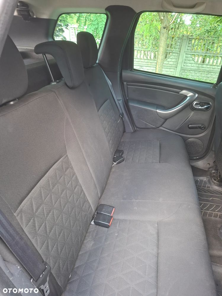 Dacia Duster 1.6 Laureate Euro5 - 8
