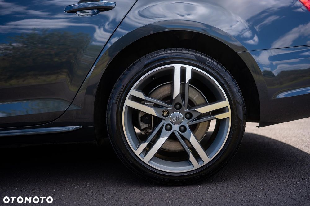 Audi A4 Limousine 2.0 TFSI quattro S tronic Ambiente - 11