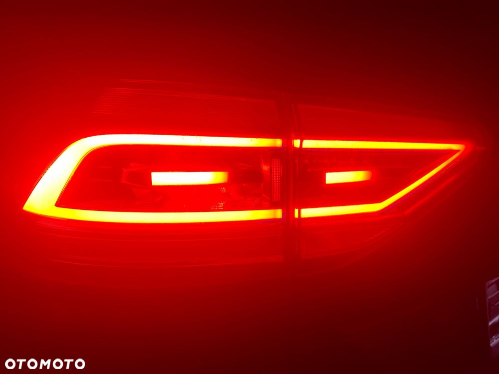 Volkswagen Touran 2.0 TDI BMT United DSG - 4