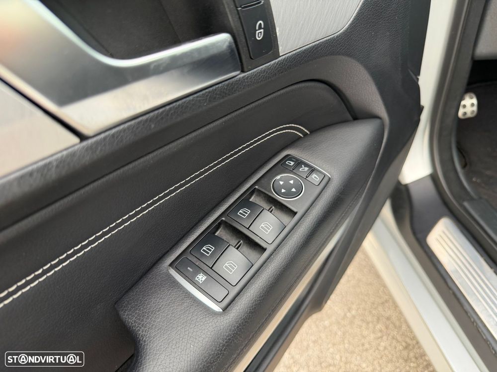 Mercedes-Benz E 220 - 29