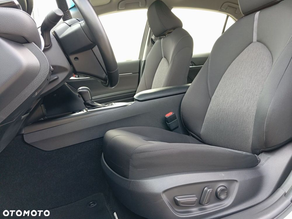 Toyota Camry 2.5 Hybrid Comfort CVT - 14