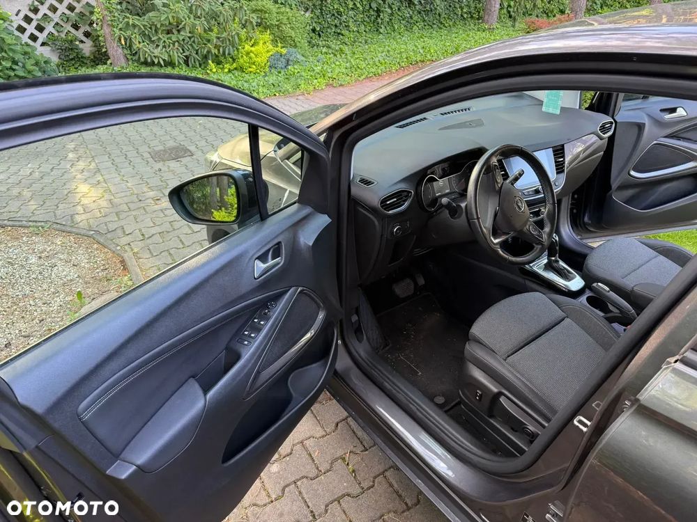 Opel Crossland X - 12