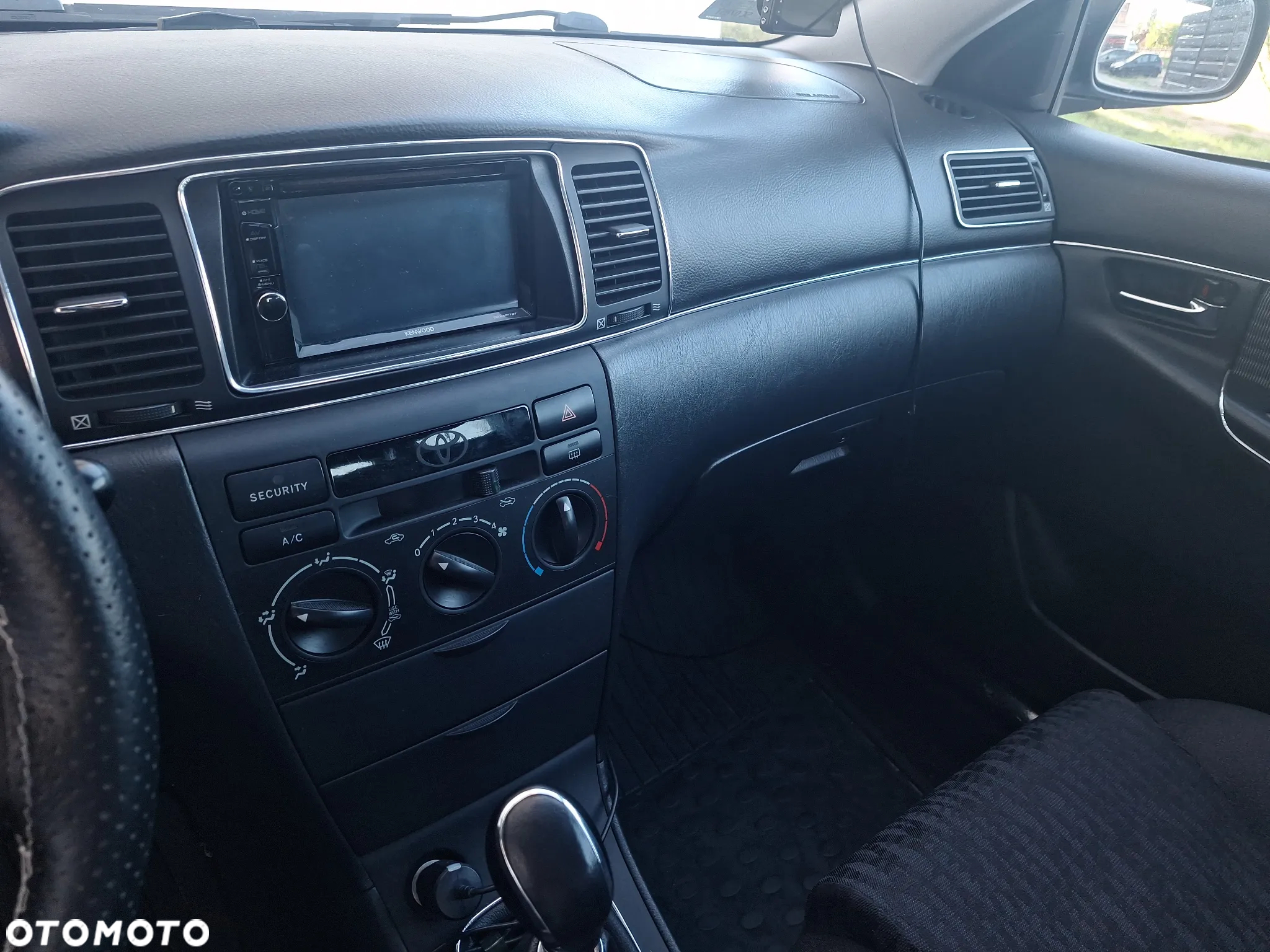 Toyota Corolla 1.6 VVT-i Luna - 9