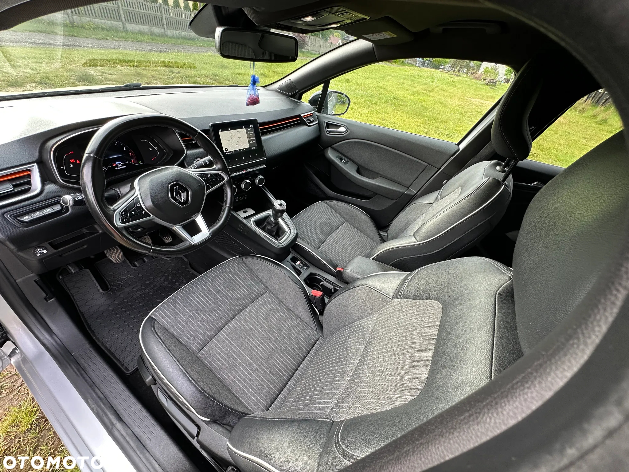 Renault Clio - 23