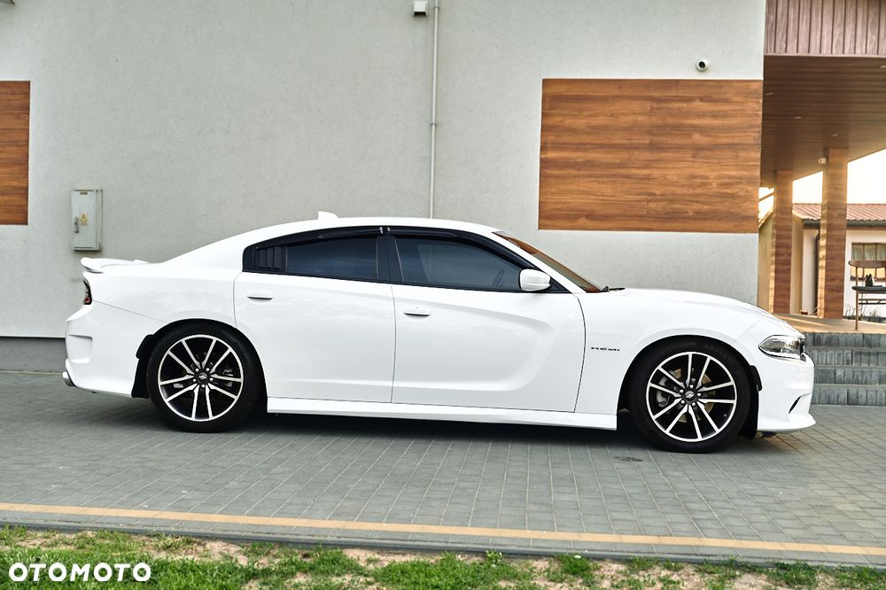 Dodge Charger 5.7 R/T - 16