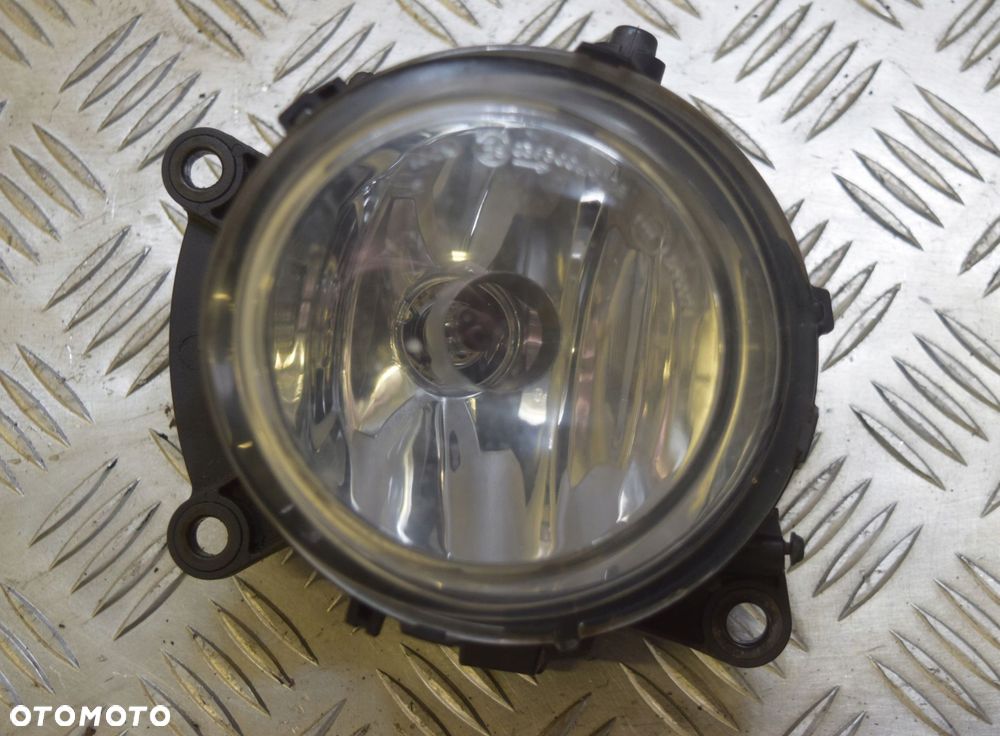 HALOGEN PRZECIWMGIELNY LAMPA MERCEDES ACTROS MP4 - 1