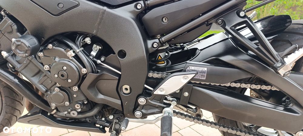 Yamaha FZ8 - 32